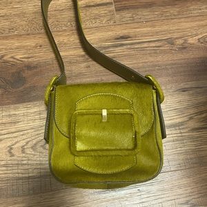 Tory Burch olive green purse . Very cute and on trend real hide shoulder bag .